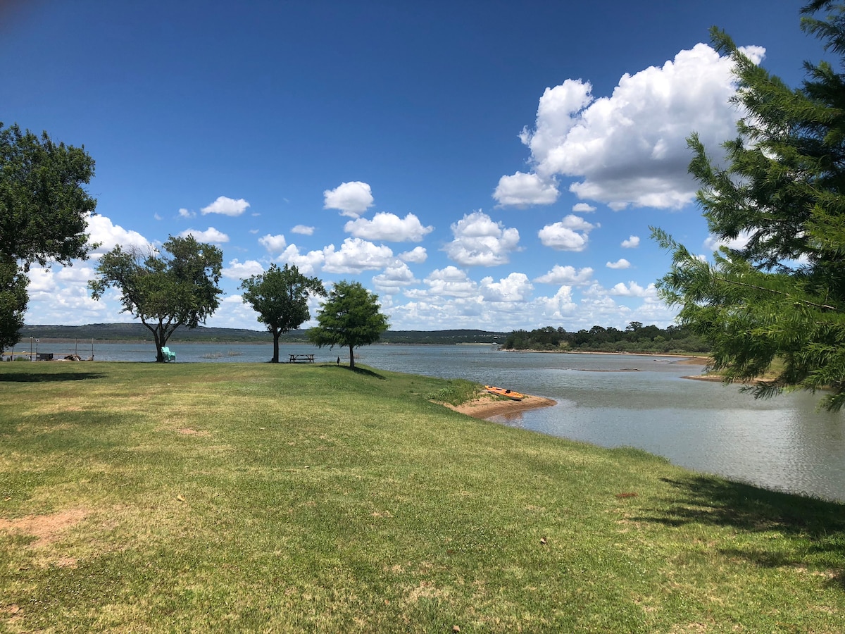 湖畔别墅@ TX Hills RV Haven on Lake Buchanan