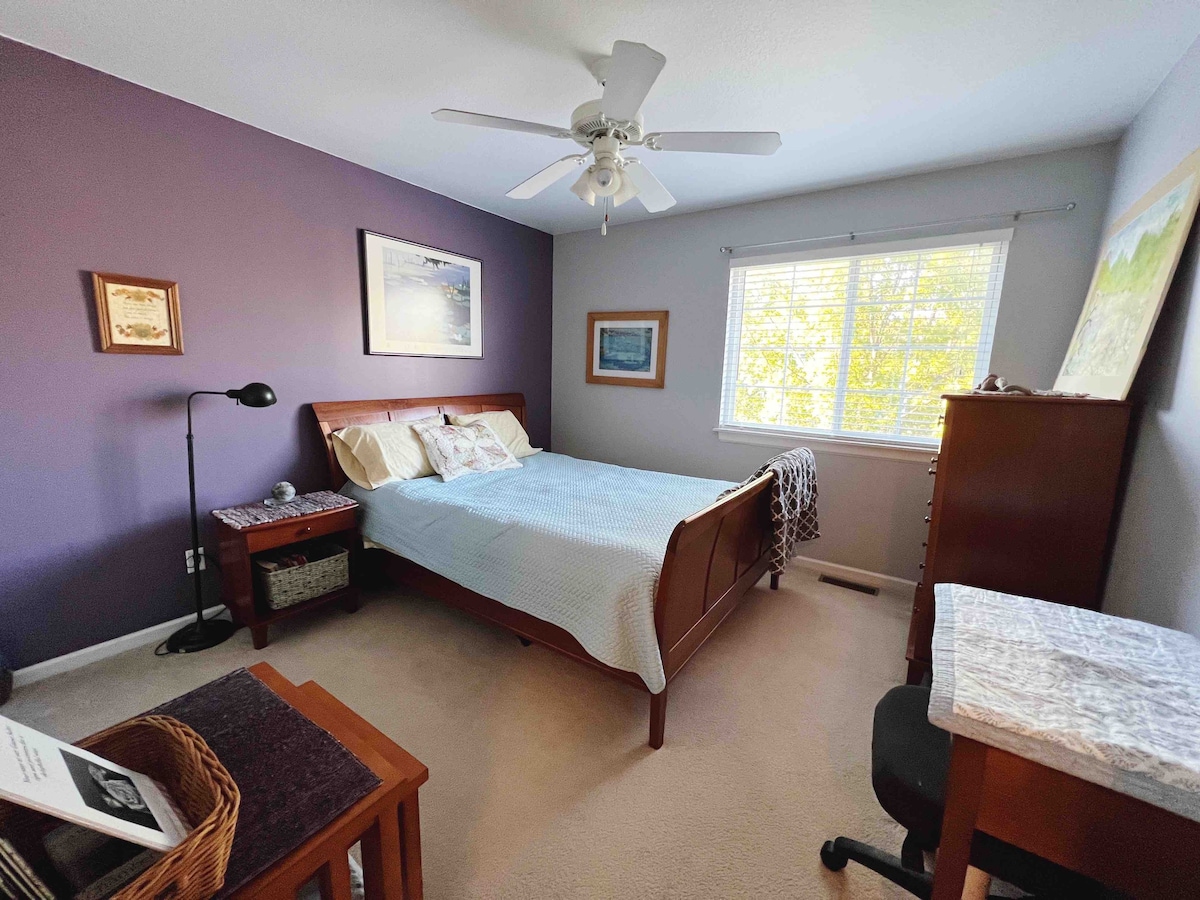 The Lawrence Loft: Guest Room with Private Bath