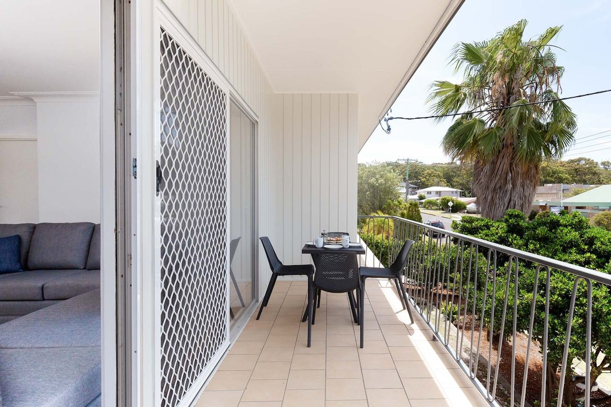 The Norburn, 3 Norburn Avenue - aircon, boat parking, close to water & clubs