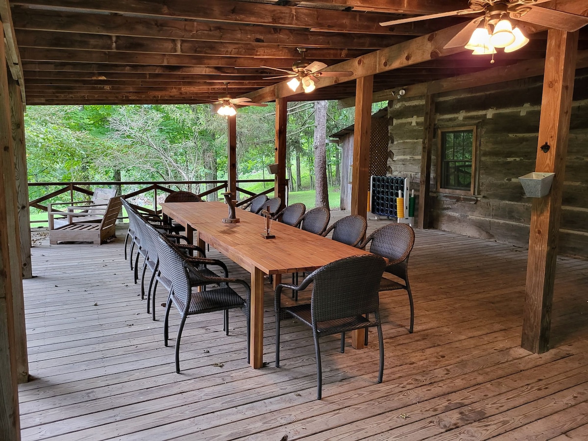 Stunning Log Cabin on 45 Private Acres Sleeps 20!
