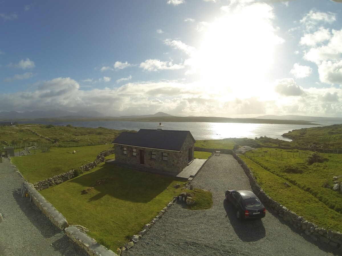 Cill Cottage, Inishnee, Roundstone,
H91R2HR