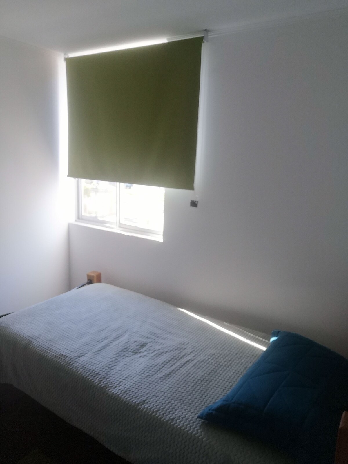 Arriendo de habitación económica en departamento