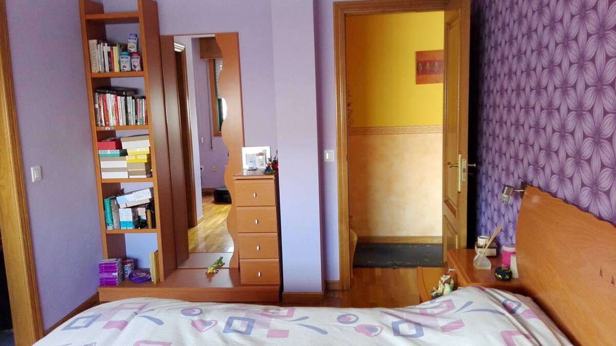 apartamento con una habitacióny dos baños