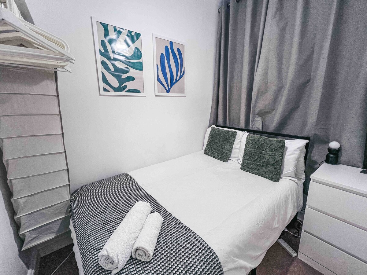 Trendy & Cosy Bedroom in Vibrant Tooting Near Tube