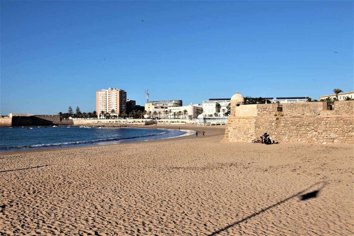 VISTAMAR Cadiz -第一海滩，历史中心。无线网络