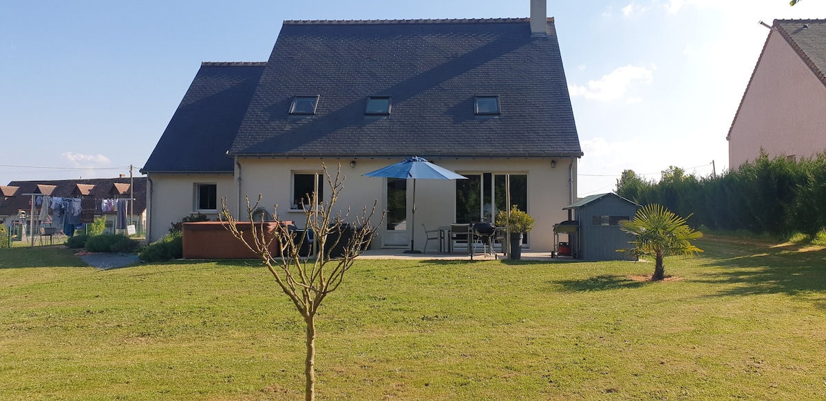 Maison chaleureuse avec Jaccuzi.