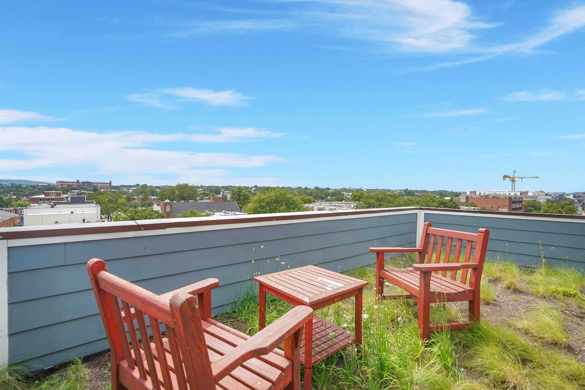 Luxury Penthouse | Private RoofDeck & Amazing View