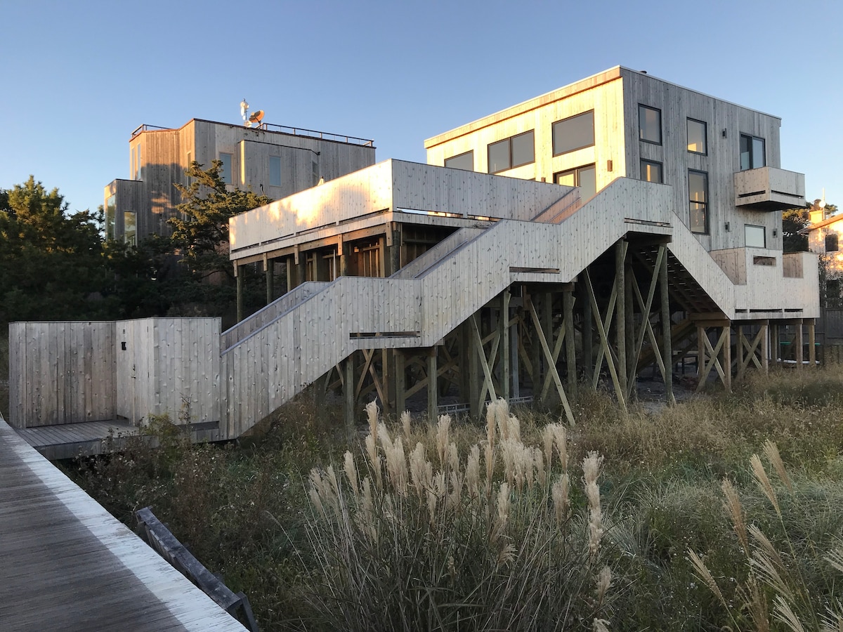 Industrial Designer Beach House.