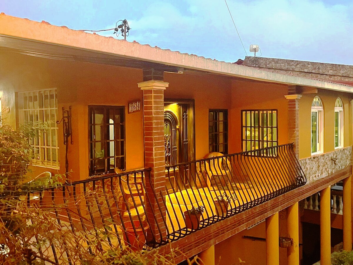 ¡Villa de Montaña familiar en Altos de Cerro Azul!