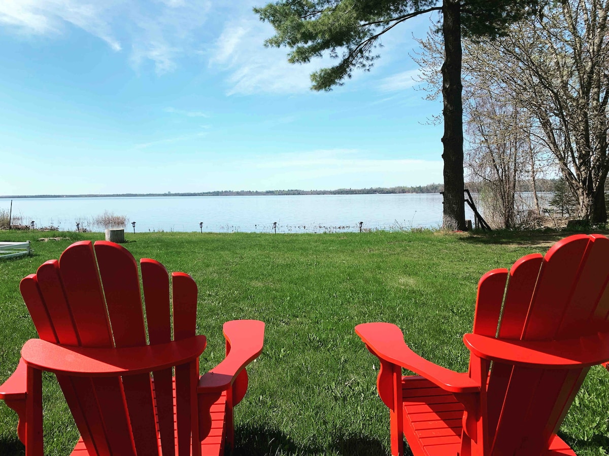 Waterfront Geese Chalet