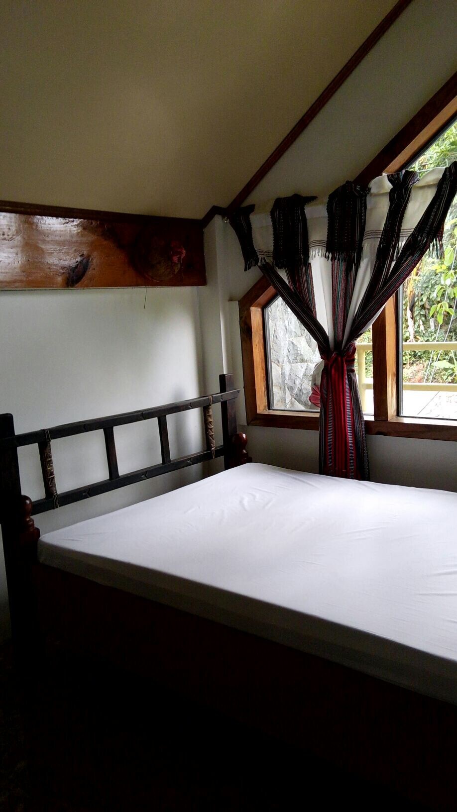 (ROOM 5) BAGUIO COUNTRY REST HOUSE