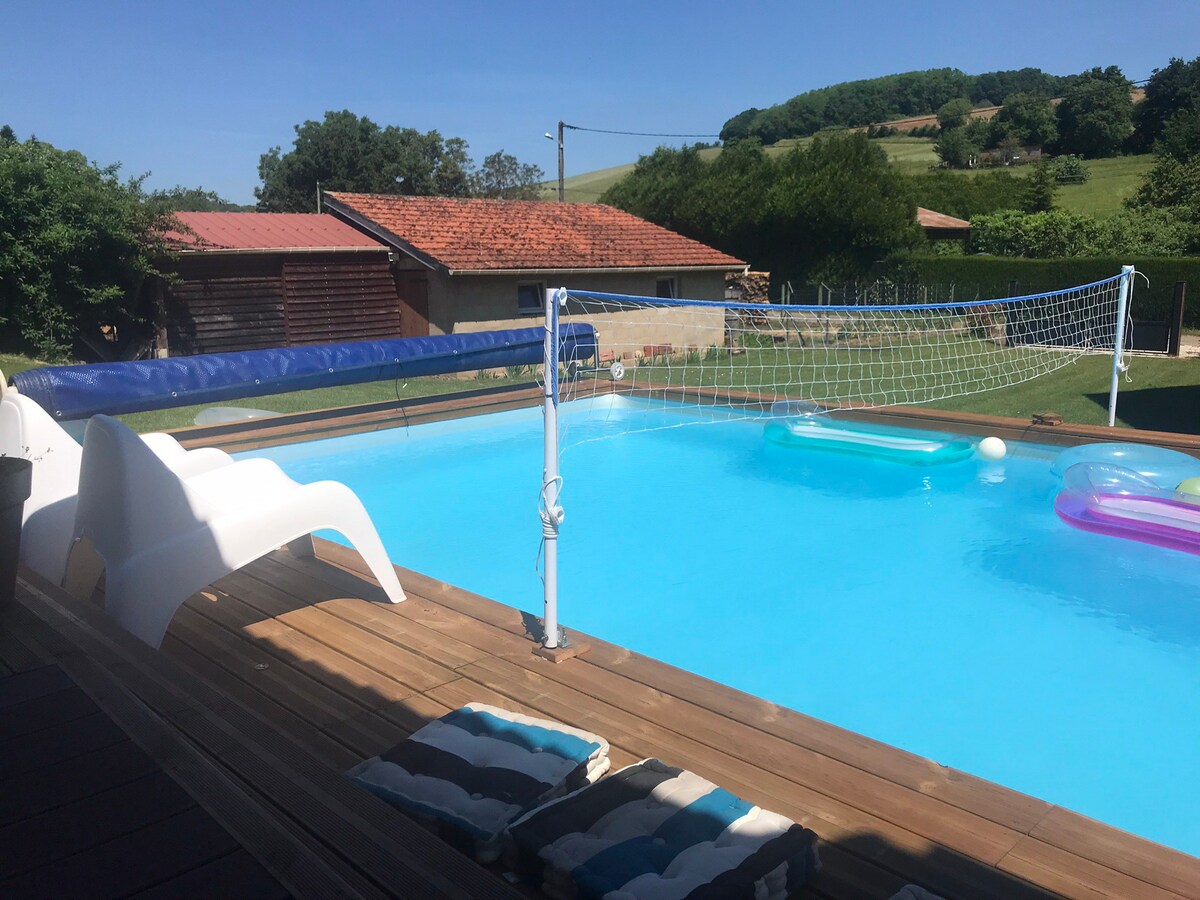 La maison d’en bas avec belle piscine chauffée