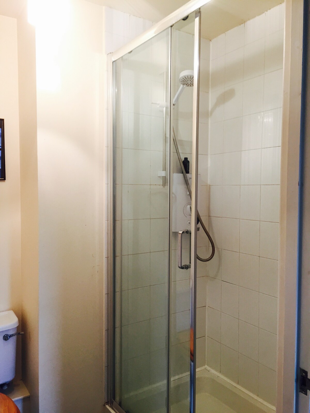 Beautiful ensuite near centre with free parking