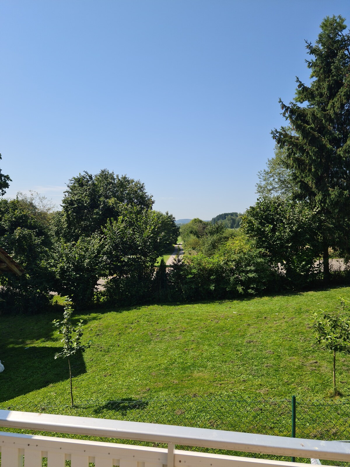 Seeblickwohnung am Oberrieder Weiher mit Terrasse