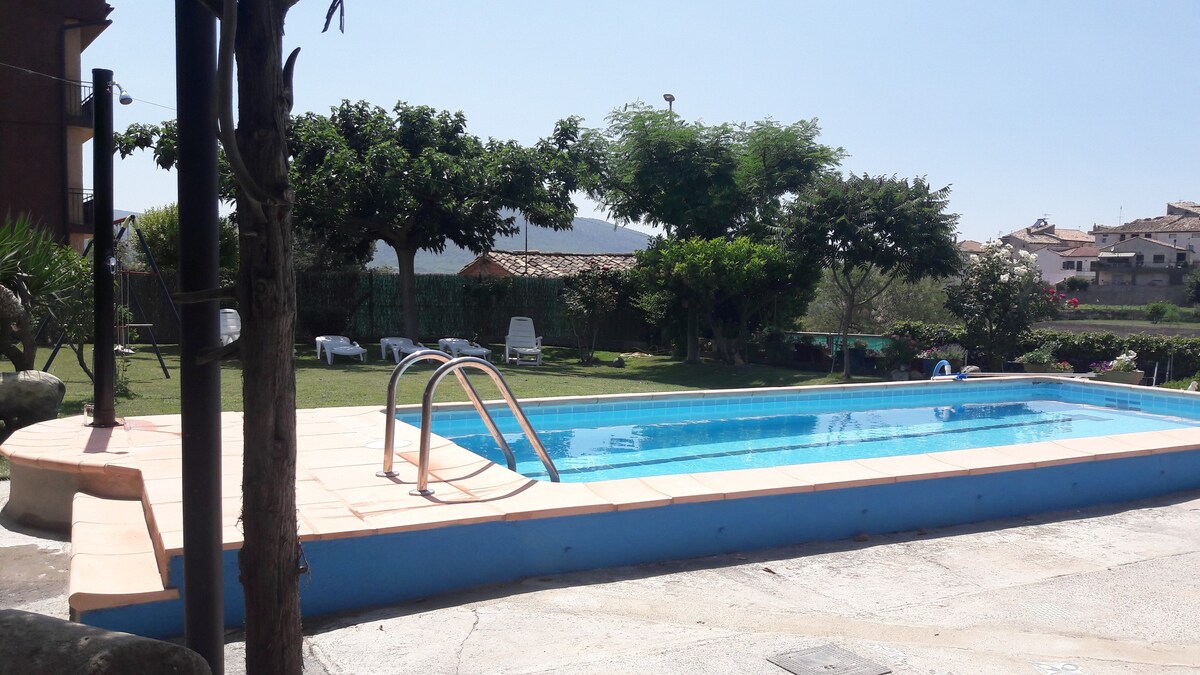 Casa Feliz带游泳池的公寓Barbacoa...