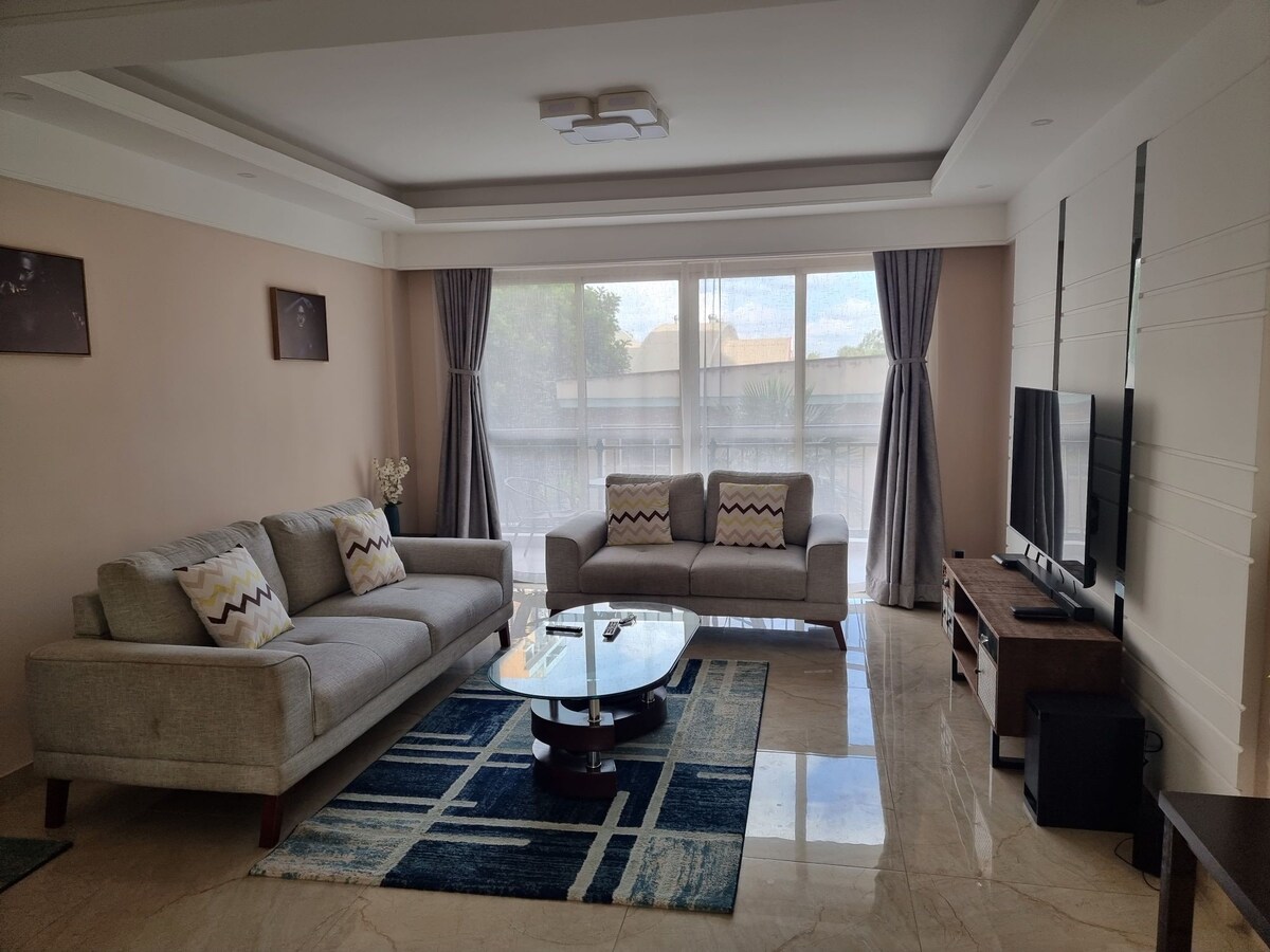 lovely 3 bdr Rental unit with a pool