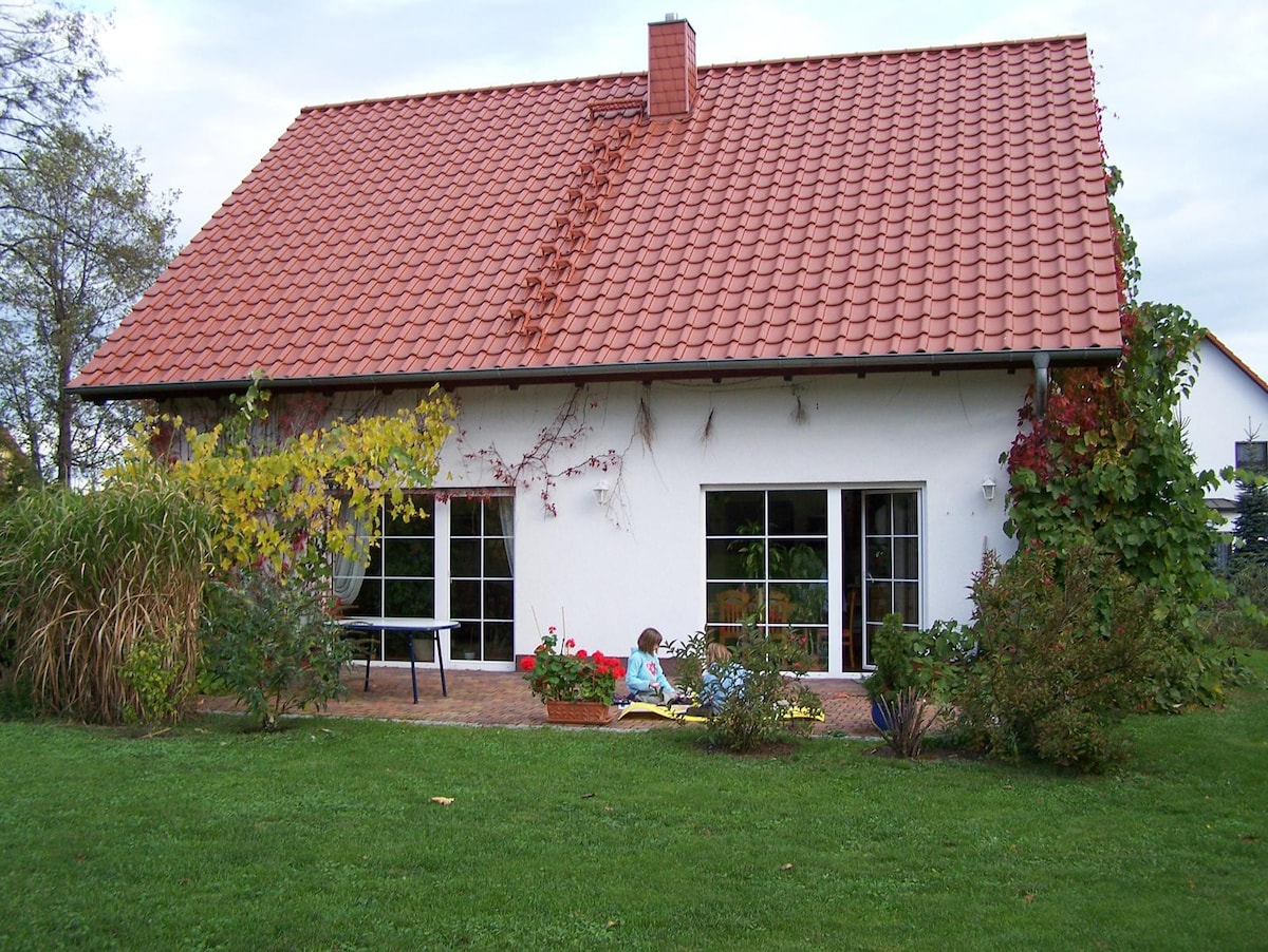 grosszügiges Ferienhaus mit Stellplatz und Garten