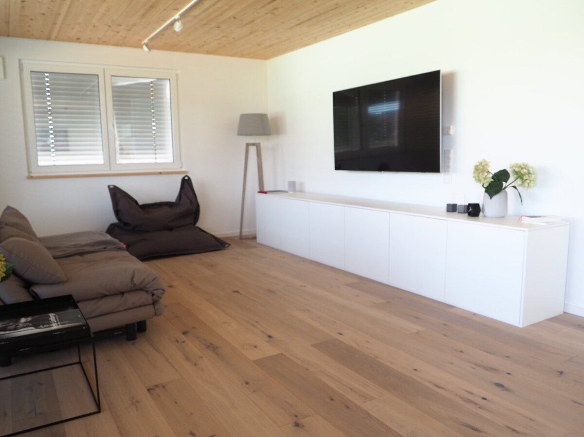 STAY-Bodensee ：新建、现代、明亮的公寓（ 99平方米）