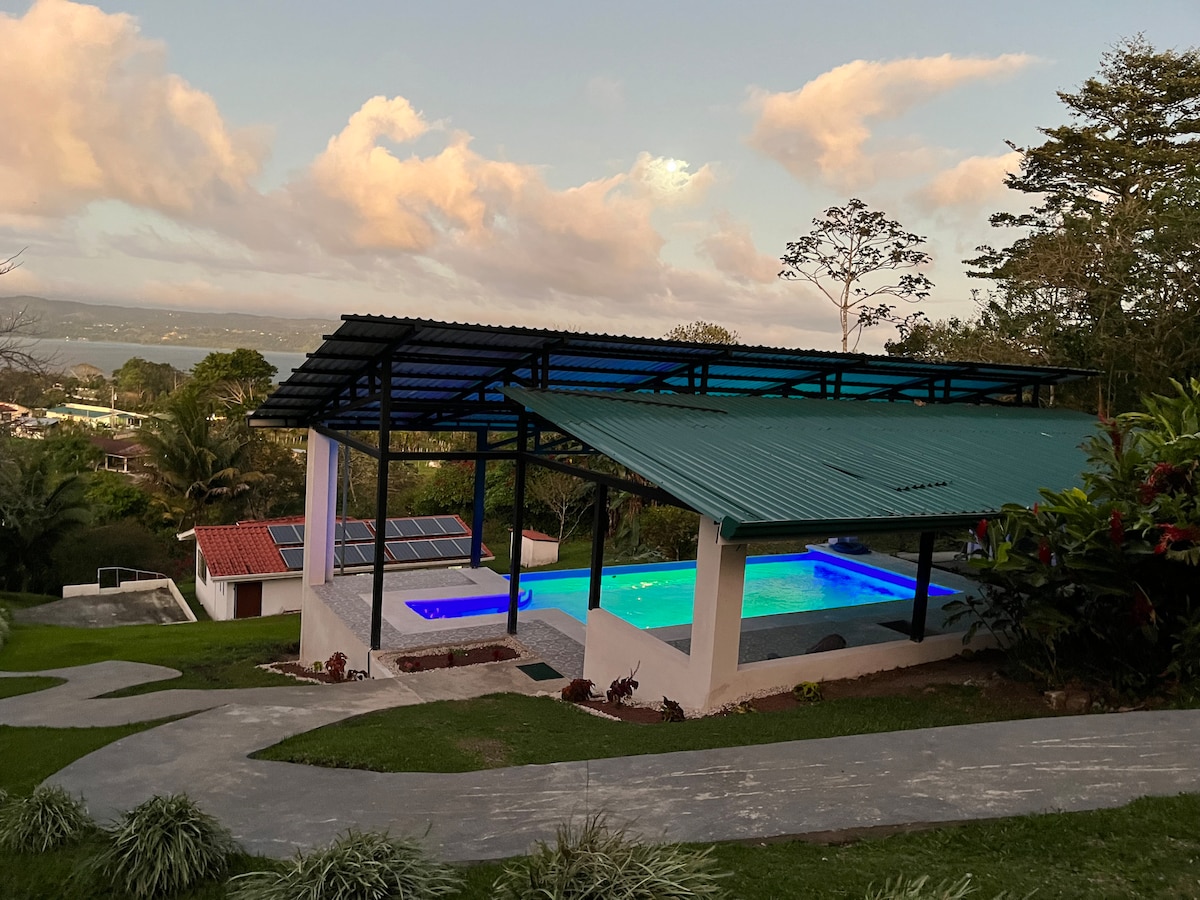 Tico Breezes-Cozy casita Tronodora and Lake Arenal