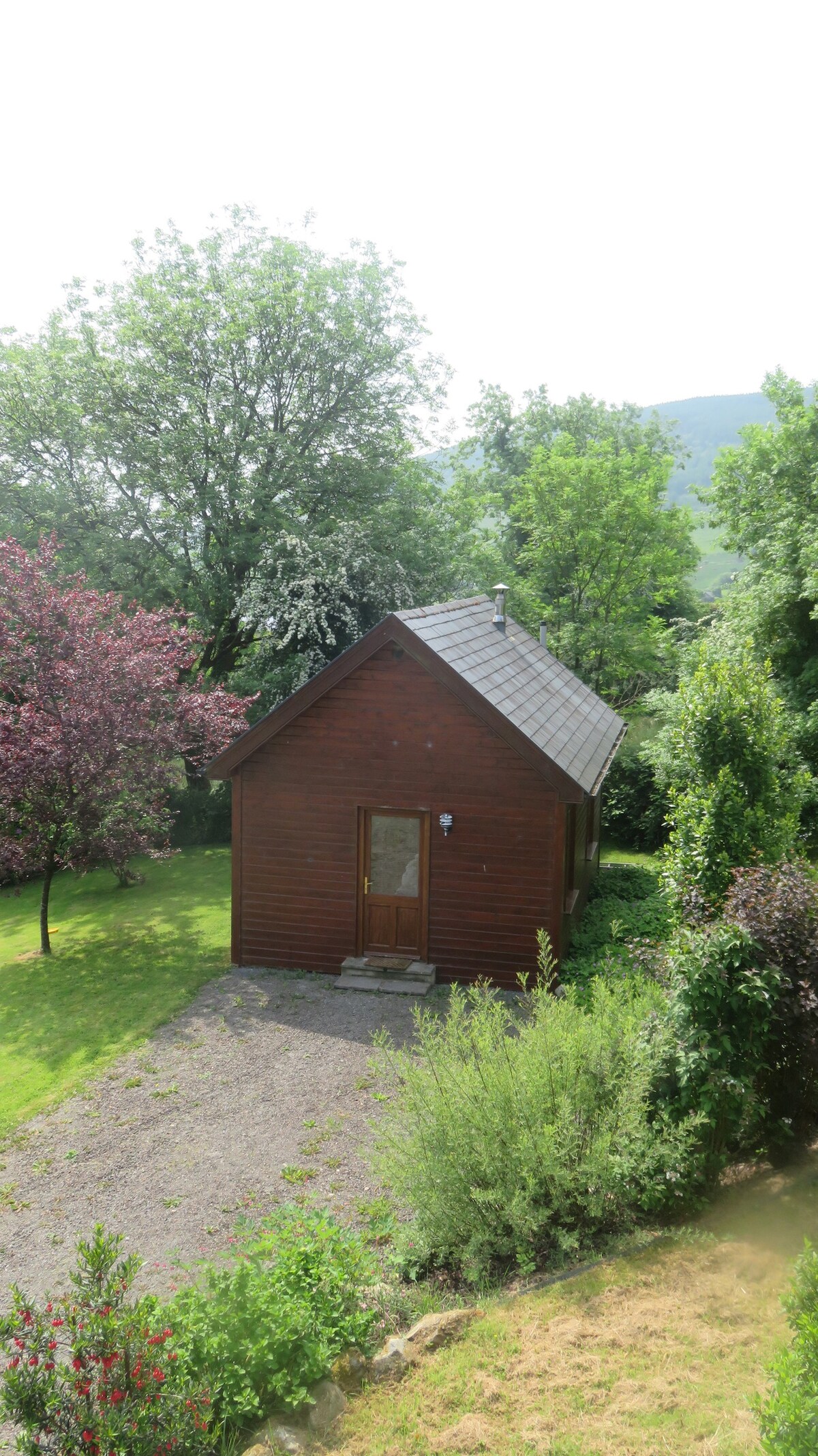 Detached, modern studio outhouse