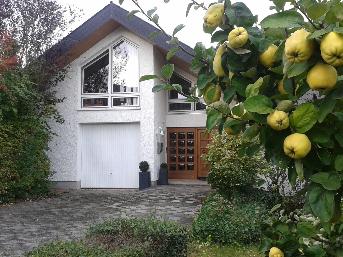 住在巴特·赫斯费尔德（ Bad Hersfeld ） ，靠近市中心，安静