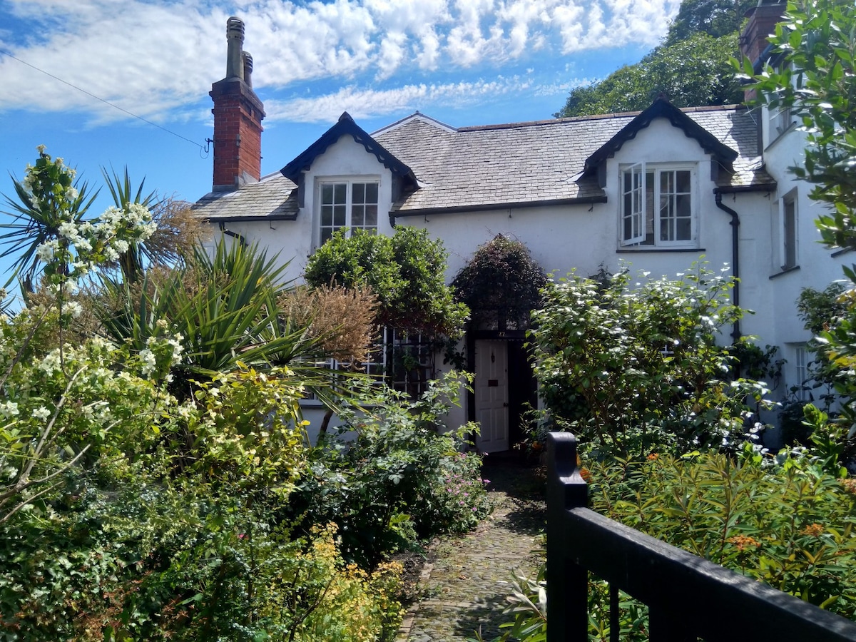 Clovelly ，海港景观住宿加早餐旅馆。