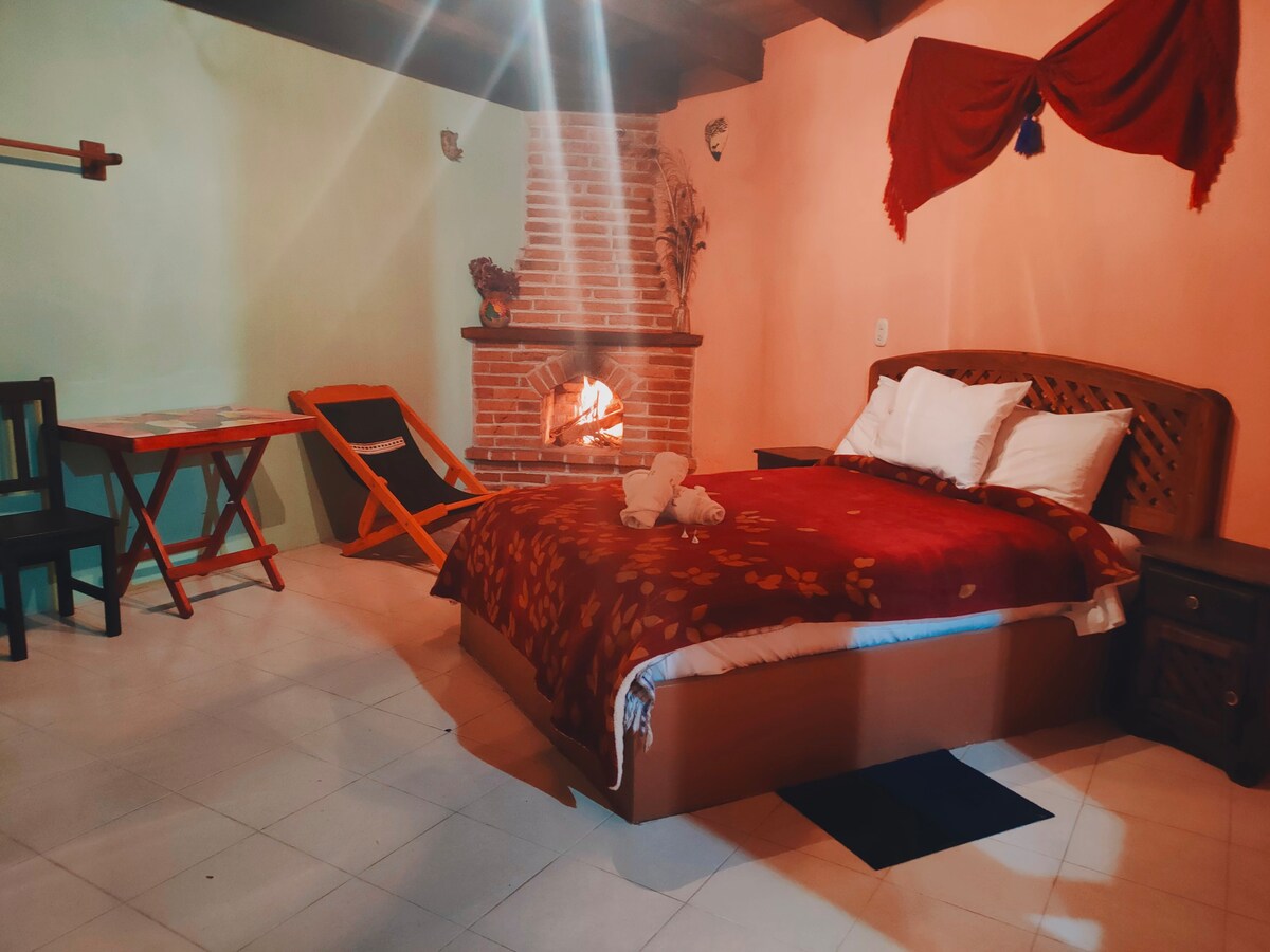 Huitepec森林美丽的房间，带壁炉#