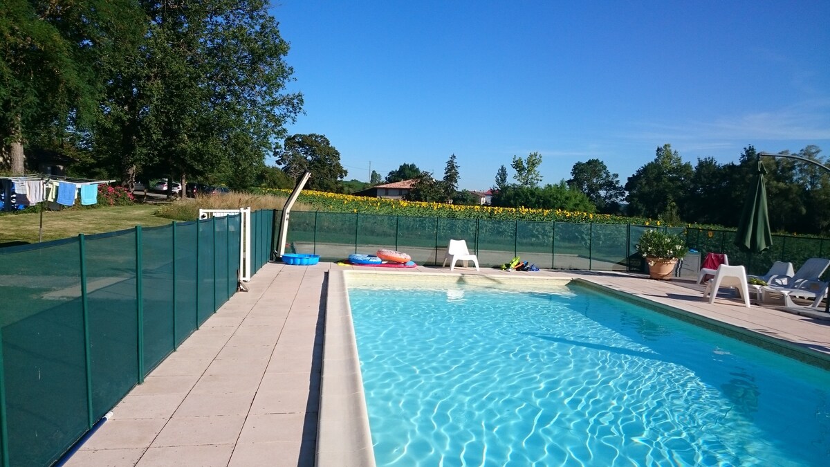 L'Etable d'en Naoua, Gite 15 pl, 5ch. Piscine