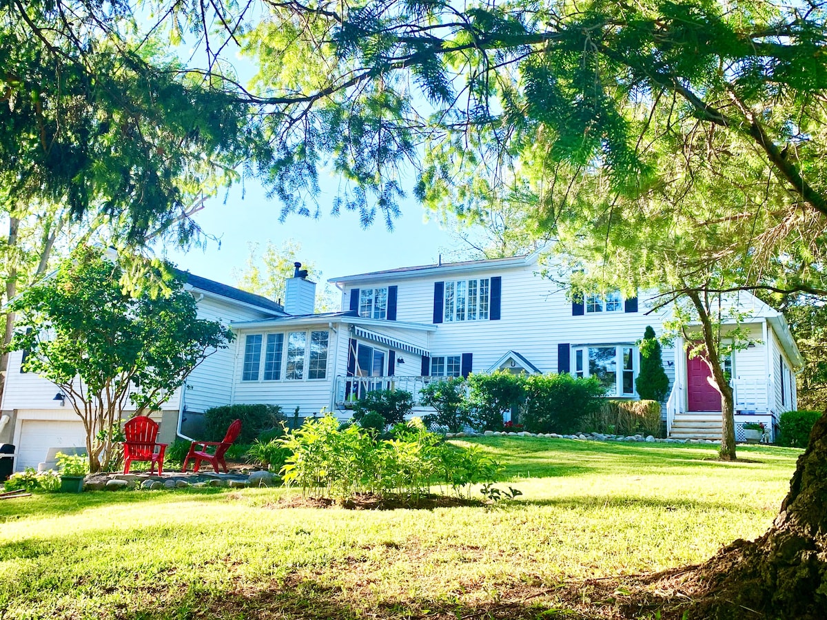 The Farmhouse on Alpaca农场