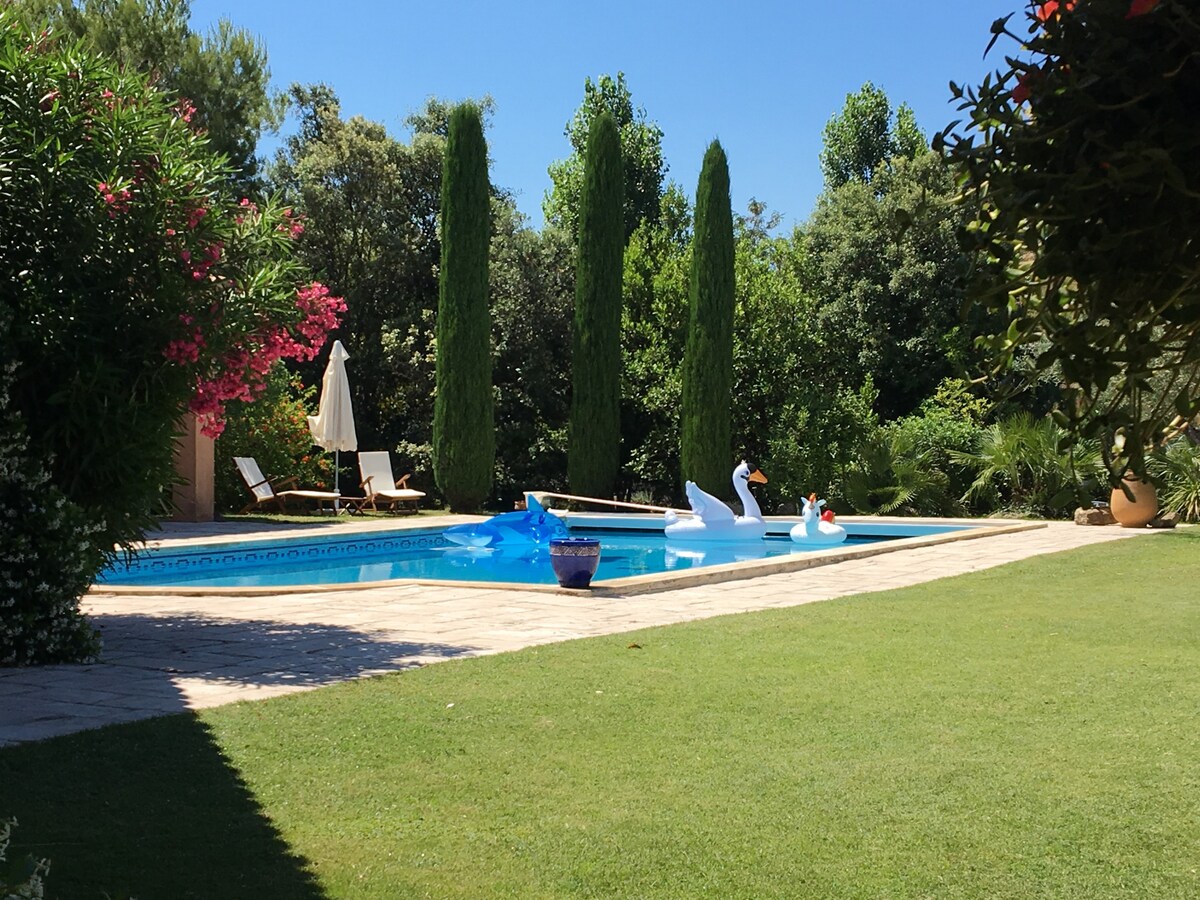 T1普通民宅，共用游泳池、花园