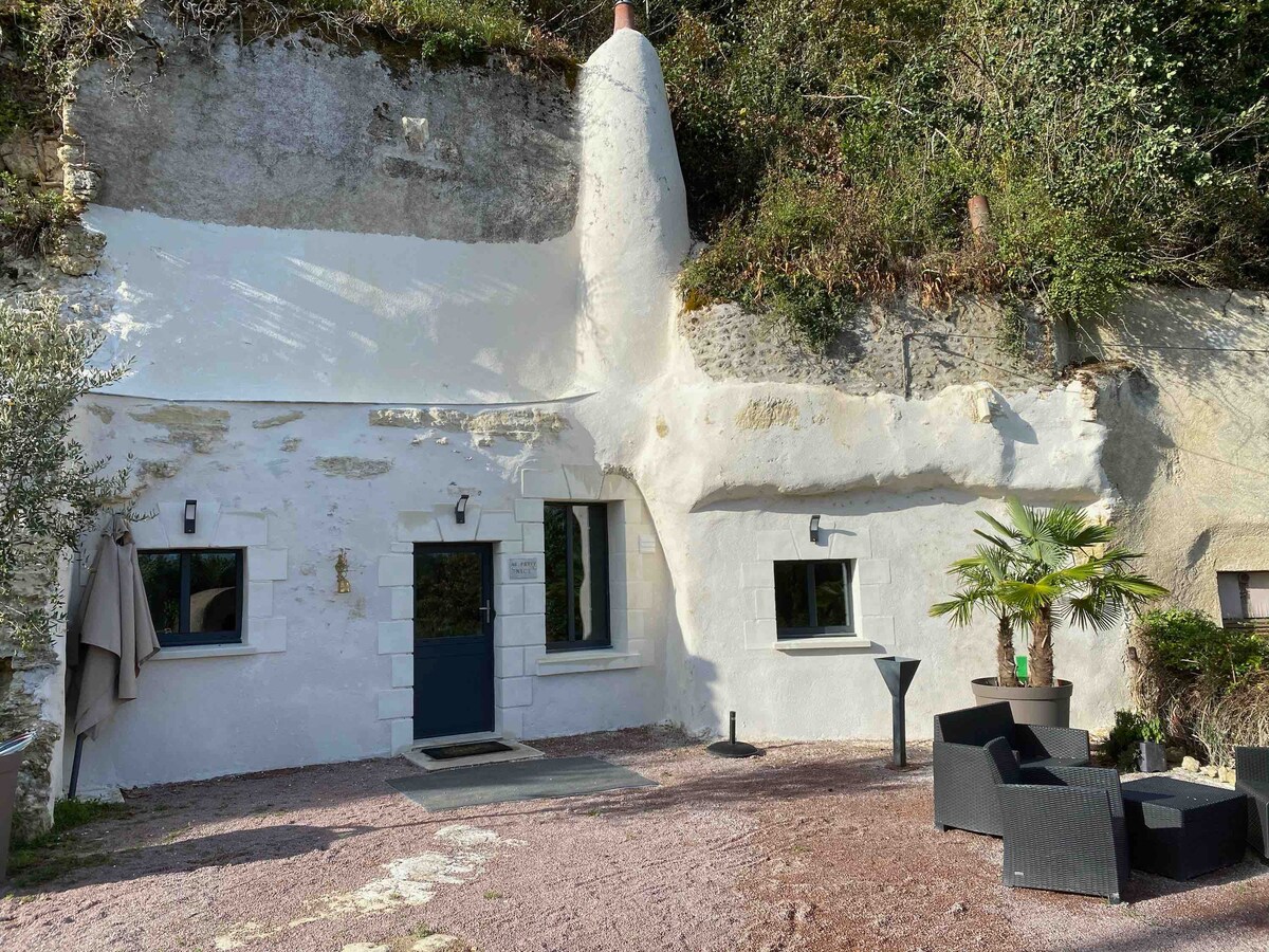 Hampéa troglodyte cottage "Au Petit Nice"