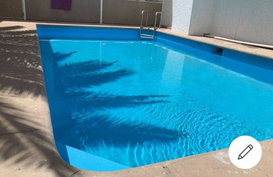 Habitación familiar con piscina