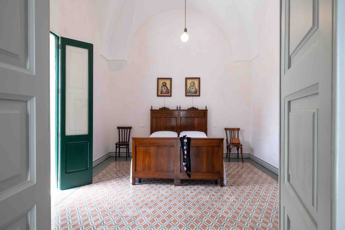Design in historischem Palazzo mit Terrasse