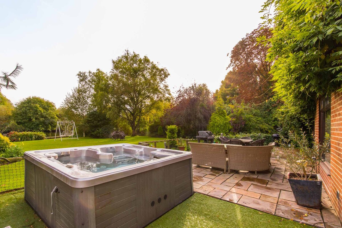 四季酒店|带热水浴缸的绝佳大房子！