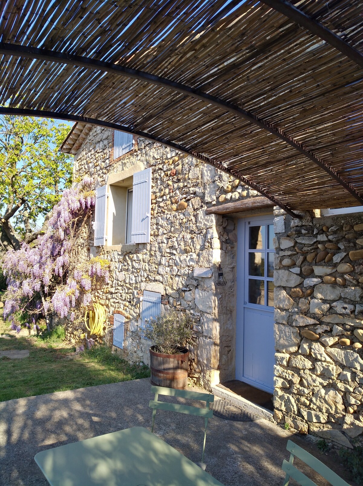 GITE DE CHARME  *climatisé*  -en drome provençale-