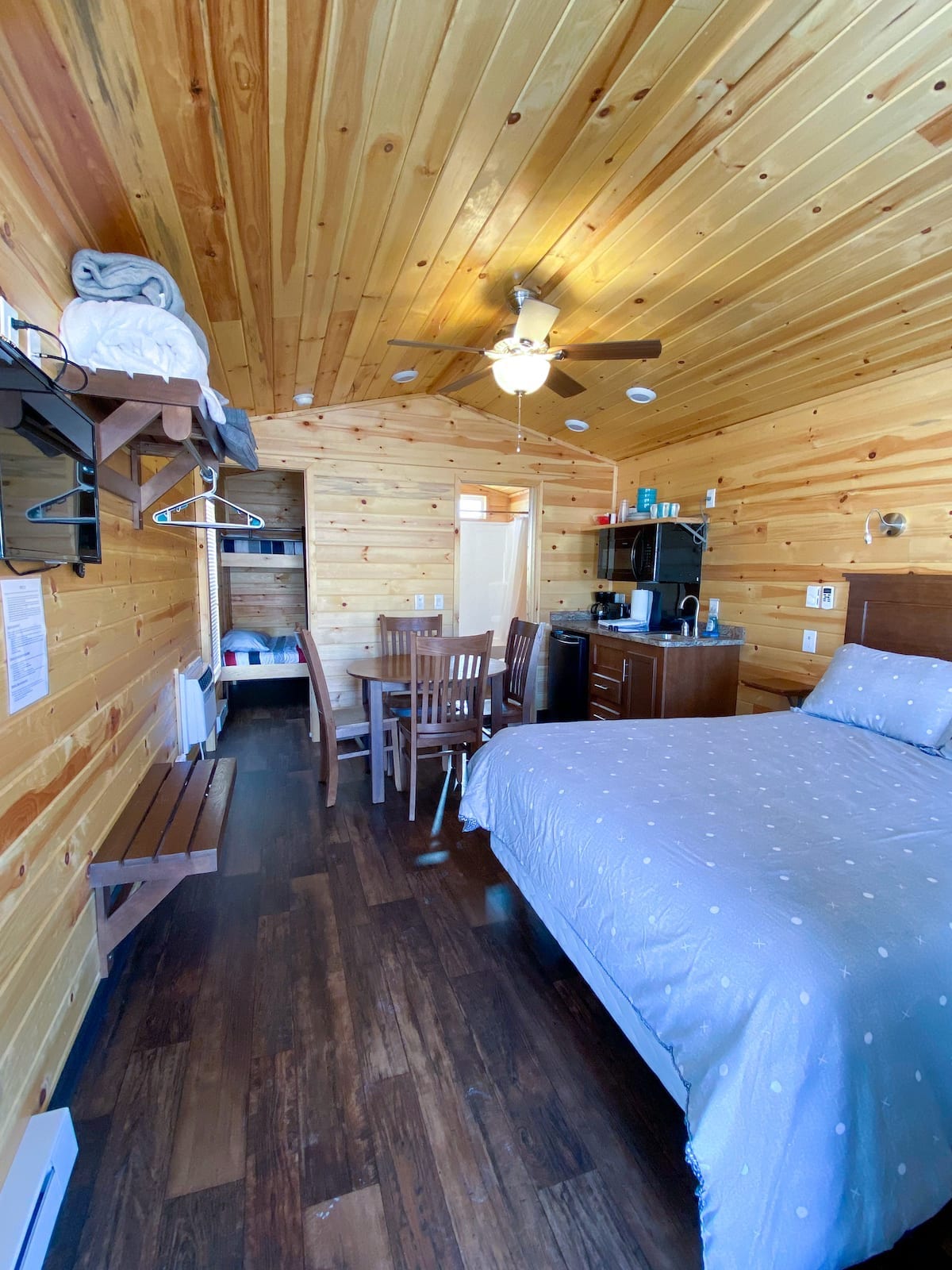 Castle Gate RV Park - Small Cabin