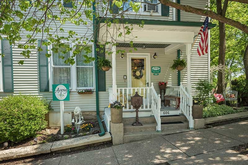 Stay at the historic Avery Guest House in Galena!