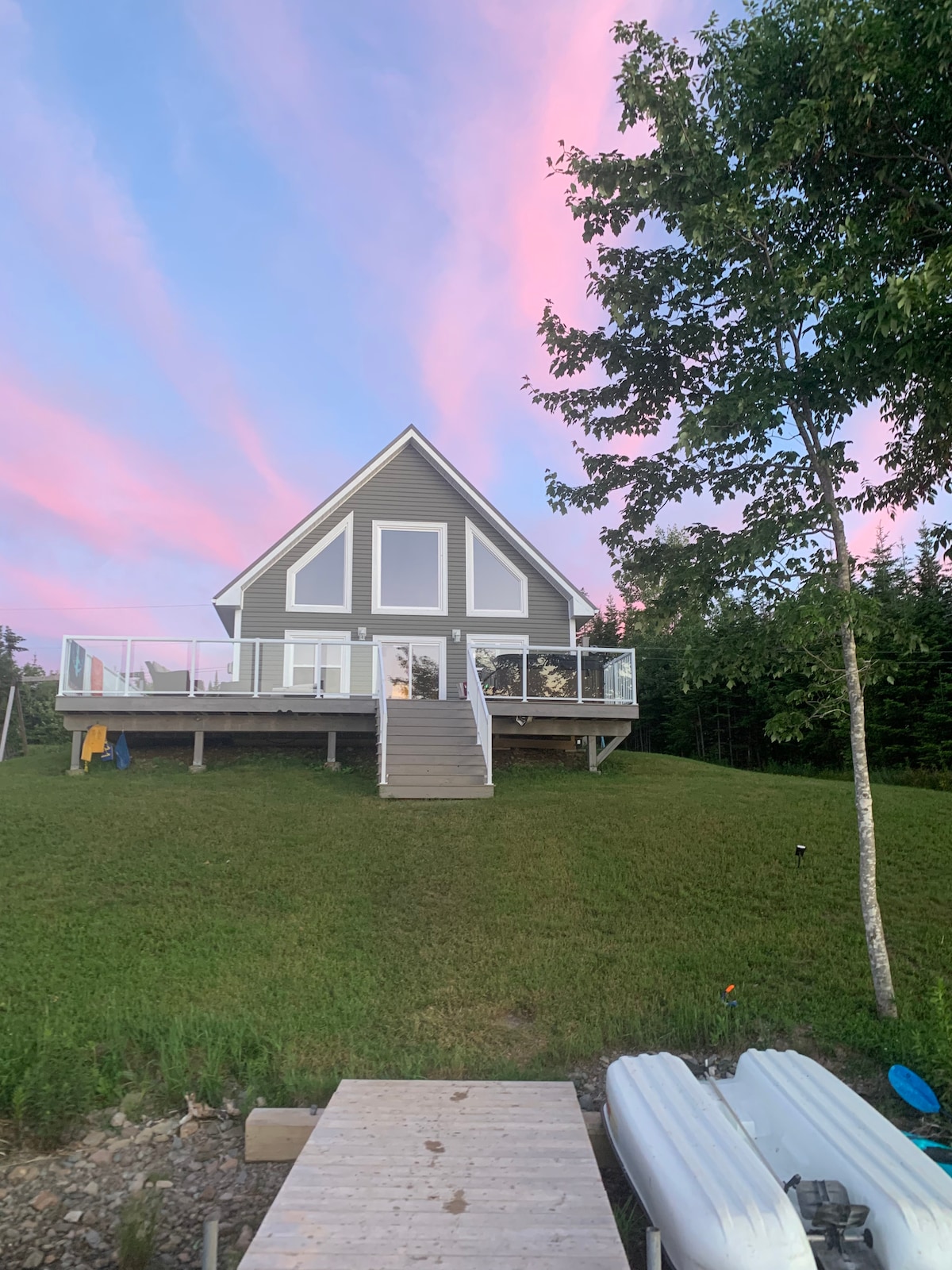 Lazy Loon Lakehouse