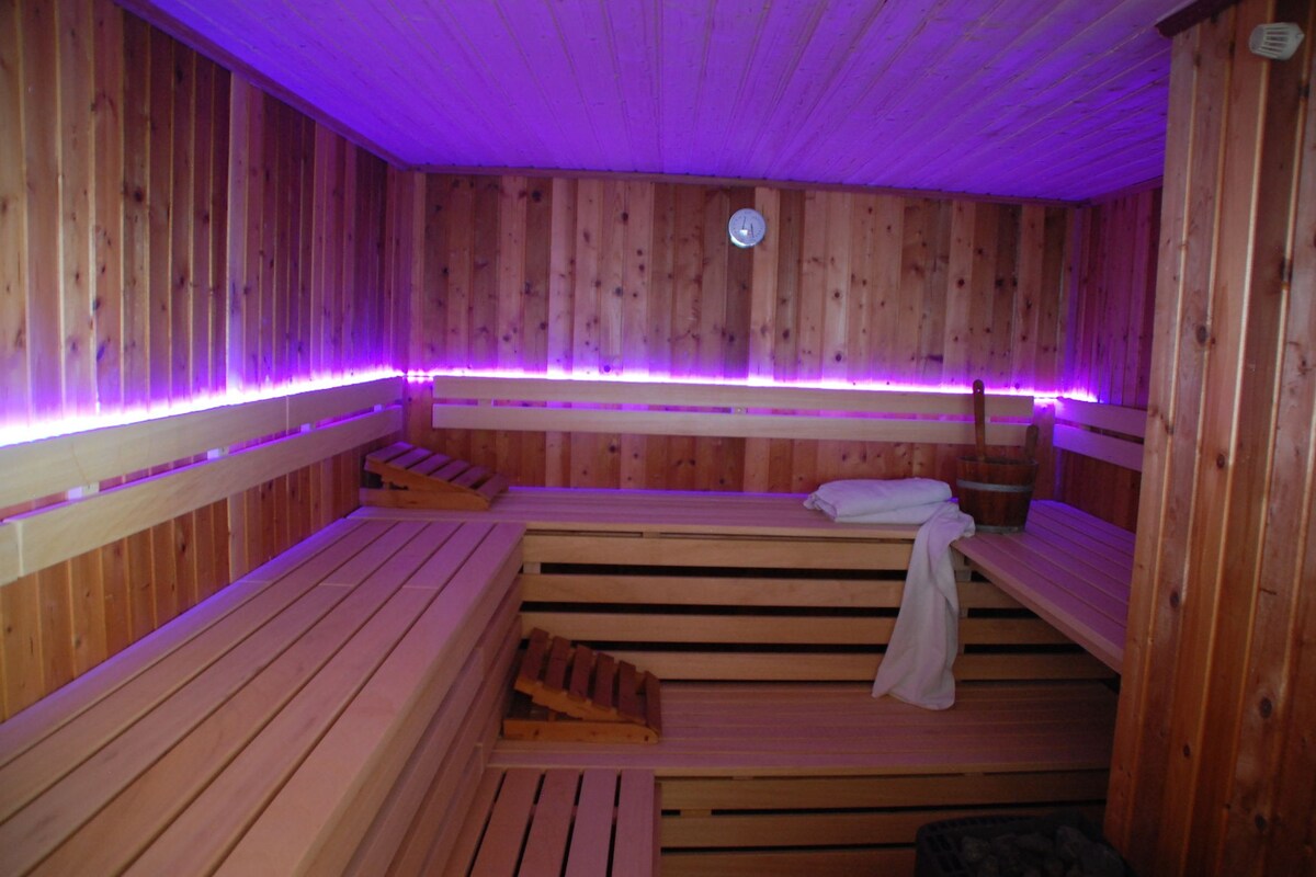 Beautiful Holidayhome with sauna and terrace