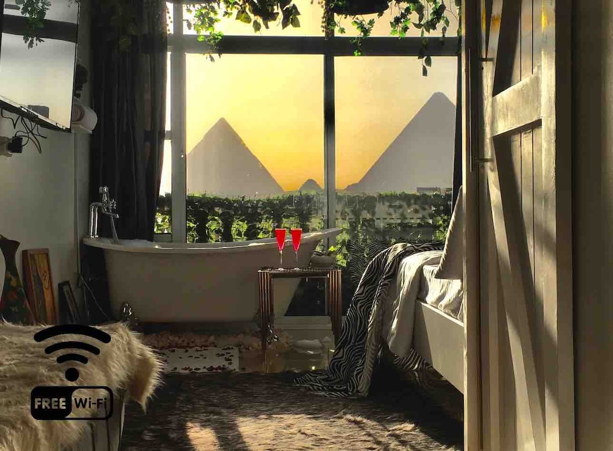 Egypt pyramids room