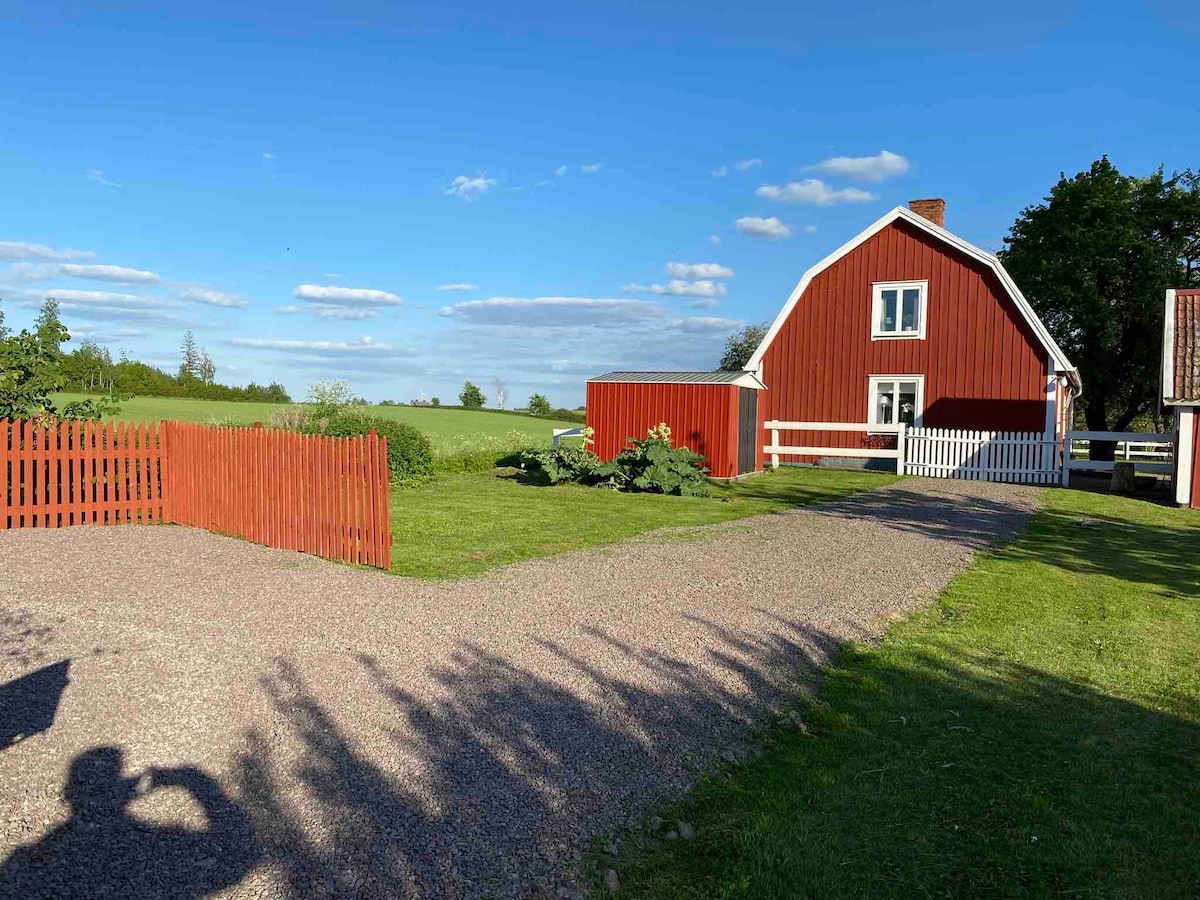 田园诗般的Vadstena乡村舒适惬意的房子。