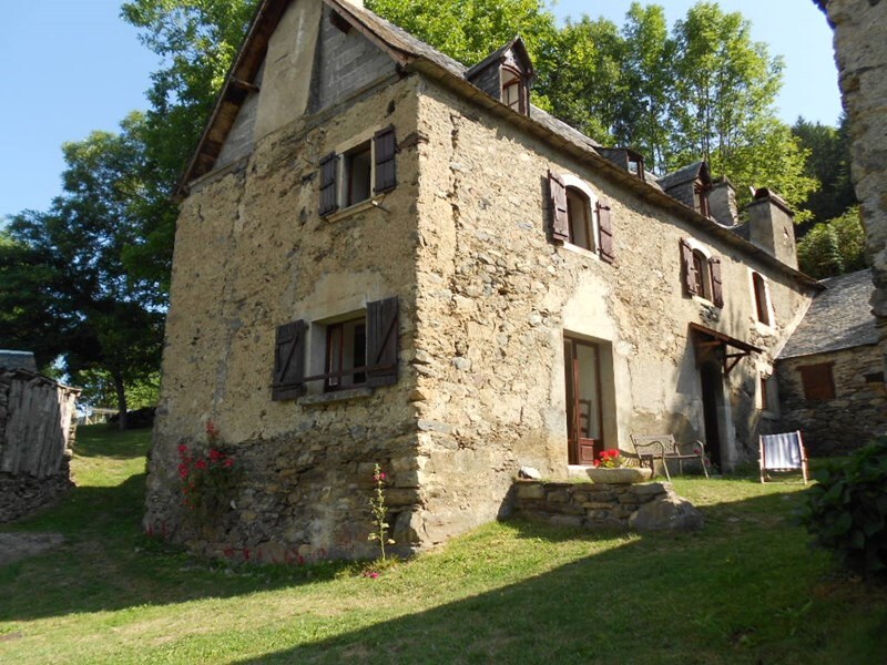 Maison traditionnelle 6/8 personnes au village d'ESTENSAN