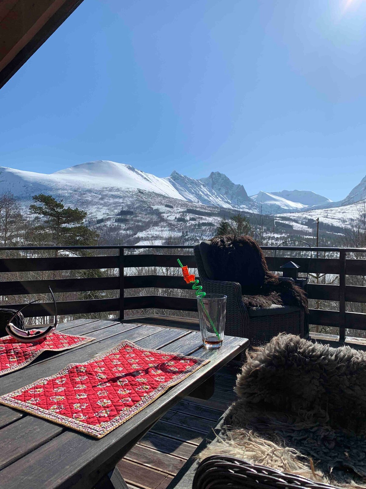 Hytte med nærhet til fjell og fjorder