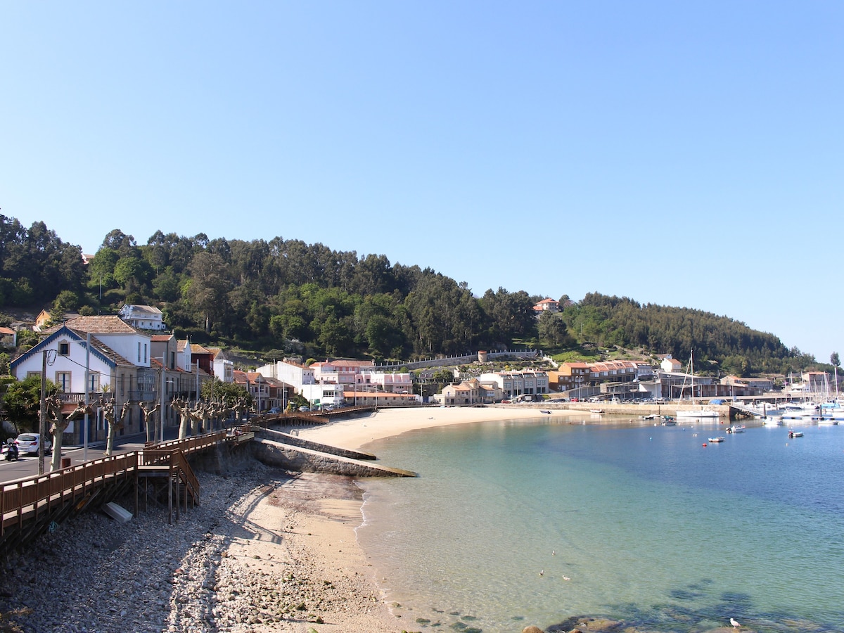Cliff house, Bueu, Morrazo, Galicia.