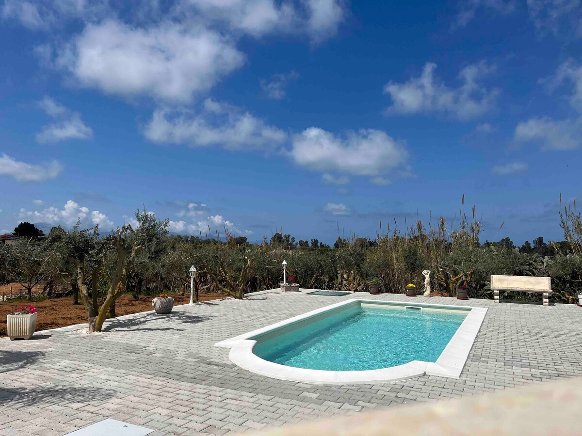 Villa lux Con Piscina Balestrate sicily “M.N.