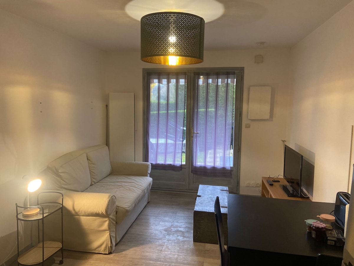 Appartement F3 calme rez de jardin privatif 4/5p