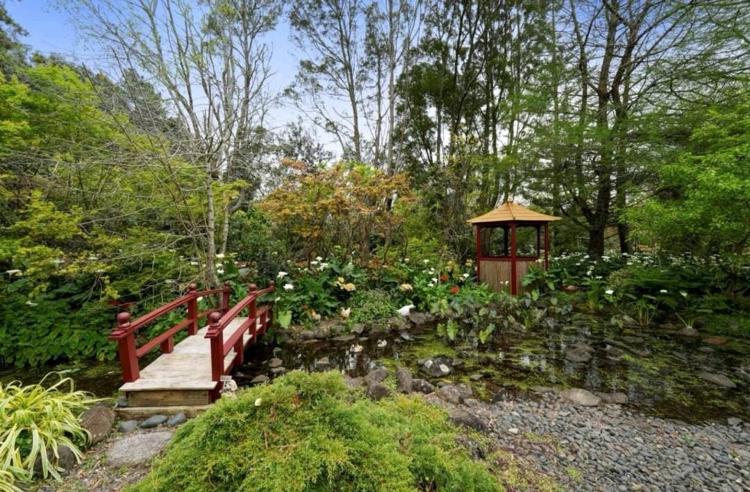 Water Front Villa,Exotic Gardens