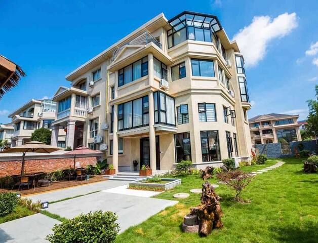 【月半弯】横店影视城别墅大床房/超大庭院/时尚轻奢/明清宫苑/梦幻谷