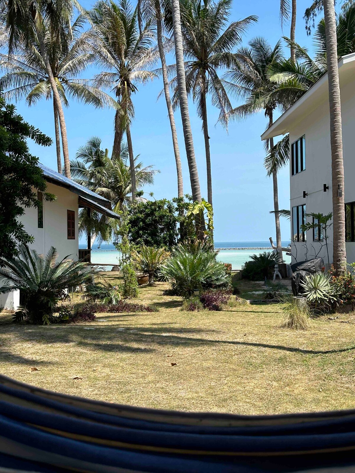 Beach house in Chaloklum