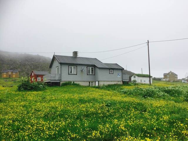 Båtsfjord的民宿